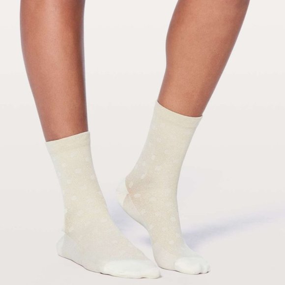 LULULEMON Born to sparkle GOLD socks - NEW - SO FASHIONABLE - Different Sizes - Picture 3 of 7